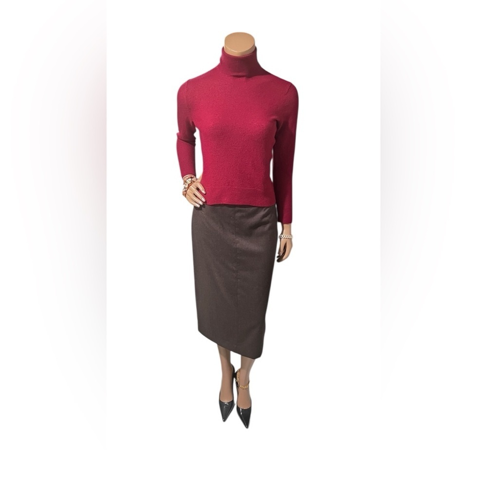 Chic Brown Pencil Skirt and a Banana Republic knit Sweater. Y2K Trending☑️ - Picture 10 of 15